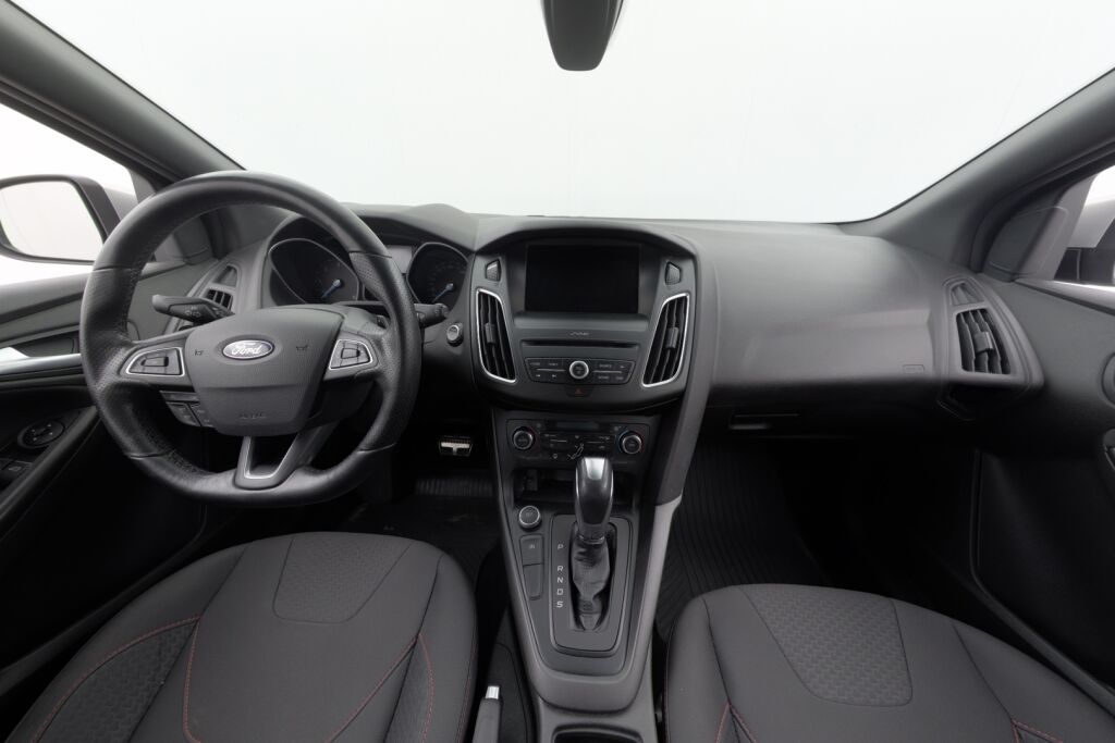 Ford Focus 2017 1,5 TDCi 120 hv Start/stop PowerShift ST-Line Wagon/  Webasto/ Bluetooth/ Juuri huollettu