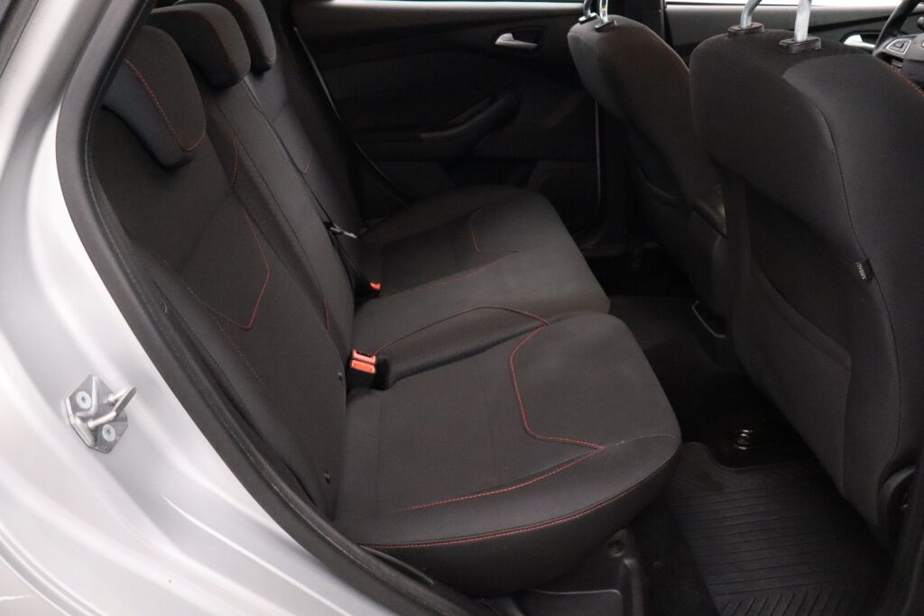 Ford Focus 2017 1,5 TDCi 120 hv Start/stop PowerShift ST-Line Wagon/  Webasto/ Bluetooth/ Juuri huollettu