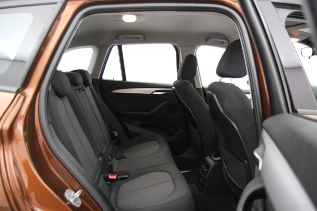 BMW X1 2016 F48 sDrive18d A Business / Suomiauto / Metalliväri / Lohko- ja sisätilanlämmitin / Peruutustutka