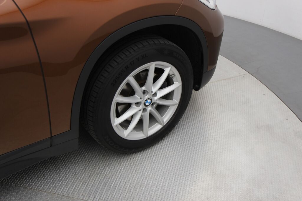 BMW X1 2016 F48 sDrive18d A Business / Suomiauto / Metalliväri / Lohko- ja sisätilanlämmitin / Peruutustutka