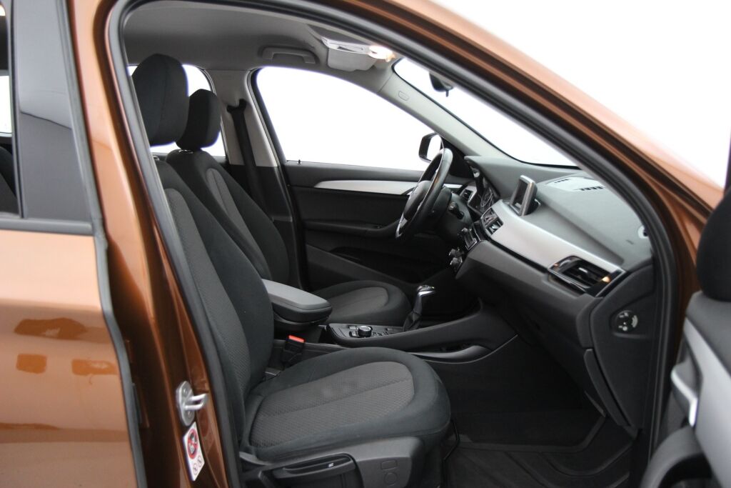 BMW X1 2016 F48 sDrive18d A Business / Suomiauto / Metalliväri / Lohko- ja sisätilanlämmitin / Peruutustutka