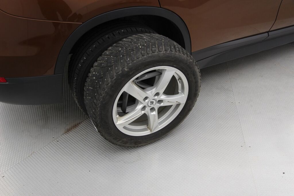 BMW X1 2016 F48 sDrive18d A Business / Suomiauto / Metalliväri / Lohko- ja sisätilanlämmitin / Peruutustutka