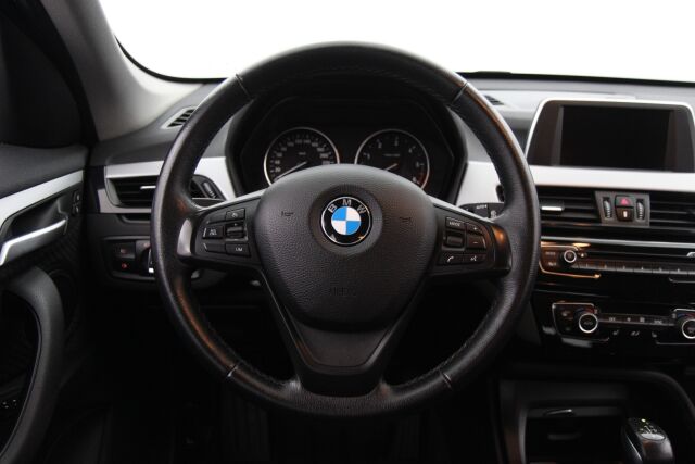 BMW X1 2016 F48 sDrive18d A Business / Suomiauto / Metalliväri / Lohko- ja sisätilanlämmitin / Peruutustutka