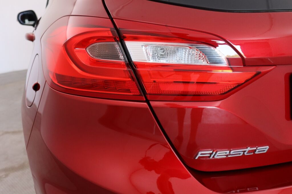 Ford Fiesta 2018 1,0 EcoBoost 100hv M6 Titanium 5-ovinen / Suomiauto / Lohkolämmitin+Sp / B&O / Lämpölasi / Navi / Android Auto / Vakkari