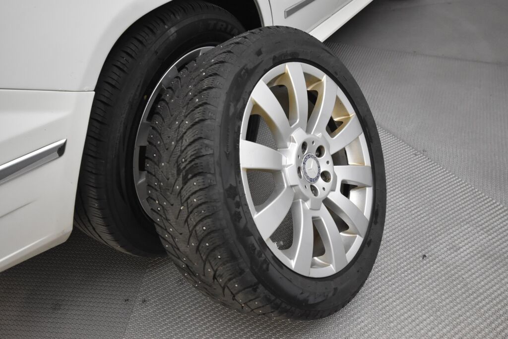 Mercedes-Benz GLK 2010 220 CDI BE 4Matic A Business /Sport-paketti/ Osanahkat/ Xenonit