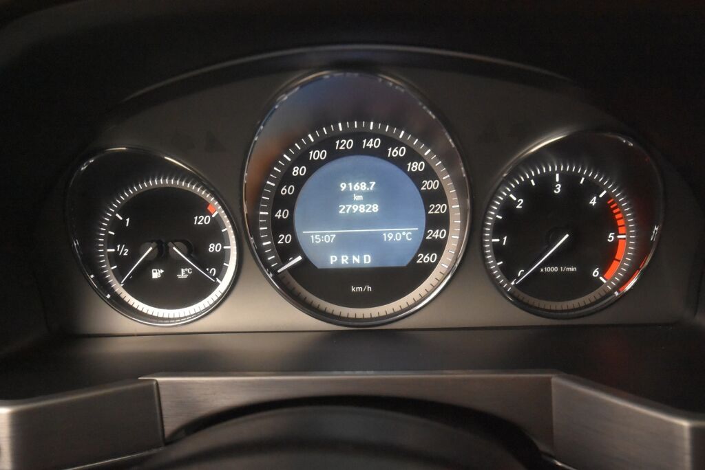 Mercedes-Benz GLK 2010 220 CDI BE 4Matic A Business /Sport-paketti/ Osanahkat/ Xenonit