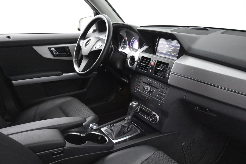 Mercedes-Benz GLK 2010 220 CDI BE 4Matic A Business /Sport-paketti/ Osanahkat/ Xenonit