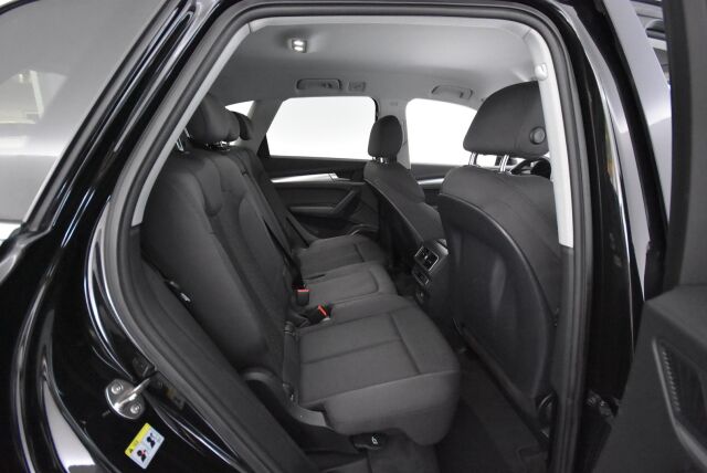 Audi Q5 2018 Business Sport 2,0 TDI 140 kW quattro S tronic / Webasto / Acc / Kamera / Bang Olufsen / Koukku / Keyless / Bliss / Matrix