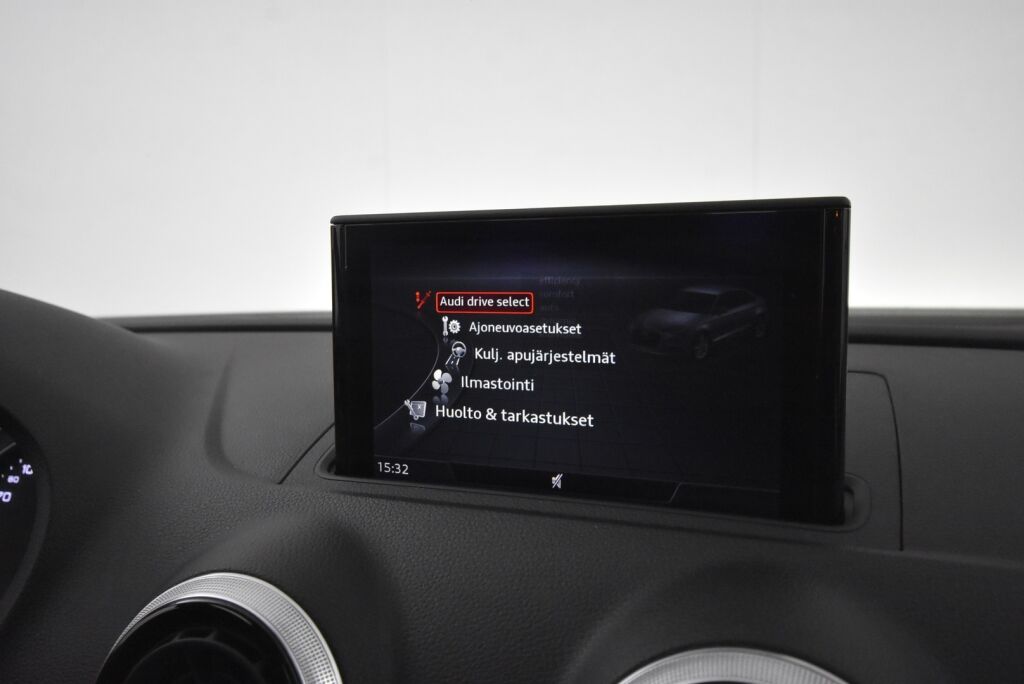 Audi A3 2018 Sedan Pro Business Sport Edition 1,5 TFSI COD 110 kW S tronic / Jakopää tehty 99tkm / Acc / LED valot / Suomi-auto
