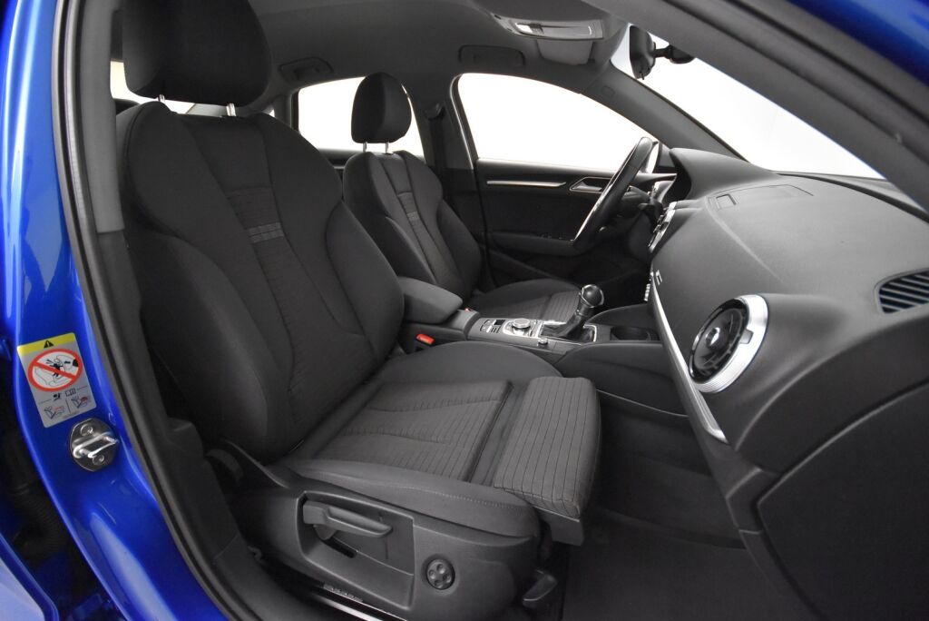 Audi A3 2018 Sedan Pro Business Sport Edition 1,5 TFSI COD 110 kW S tronic / Jakopää tehty 99tkm / Acc / LED valot / Suomi-auto