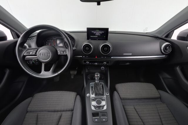 Audi A3 2018 Sedan Pro Business Sport Edition 1,5 TFSI COD 110 kW S tronic / Jakopää tehty 99tkm / Acc / LED valot / Suomi-auto