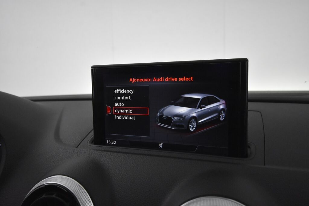 Audi A3 2018 Sedan Pro Business Sport Edition 1,5 TFSI COD 110 kW S tronic / Jakopää tehty 99tkm / Acc / LED valot / Suomi-auto