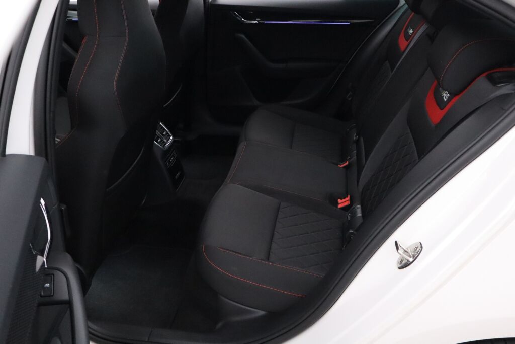 Skoda Octavia 2018 2,0 TSI RS / Suomiauto / ACC / Webasto / BLIS / P.kamera / Apple Carplay / Winter paketti / Lämpölasi / Lämpöratti