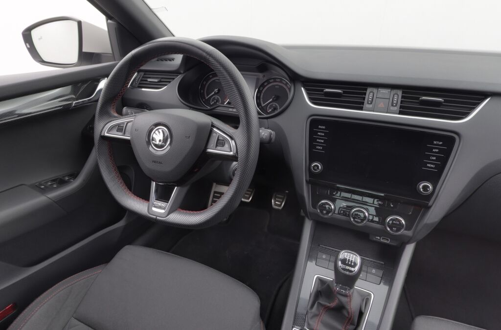 Skoda Octavia 2018 2,0 TSI RS / Suomiauto / ACC / Webasto / BLIS / P.kamera / Apple Carplay / Winter paketti / Lämpölasi / Lämpöratti