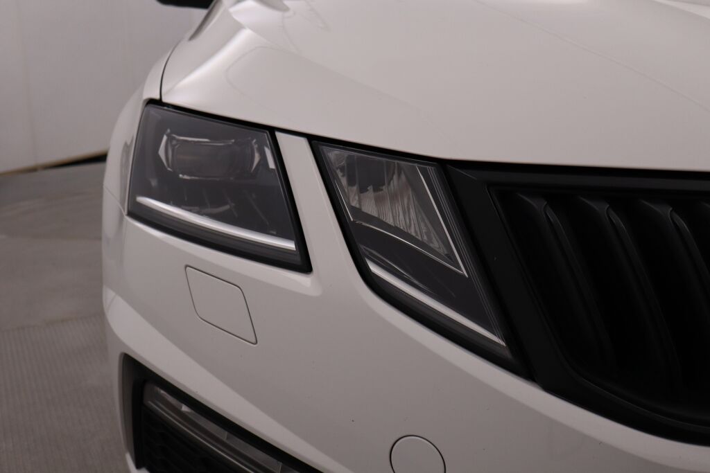 Skoda Octavia 2018 2,0 TSI RS / Suomiauto / ACC / Webasto / BLIS / P.kamera / Apple Carplay / Winter paketti / Lämpölasi / Lämpöratti