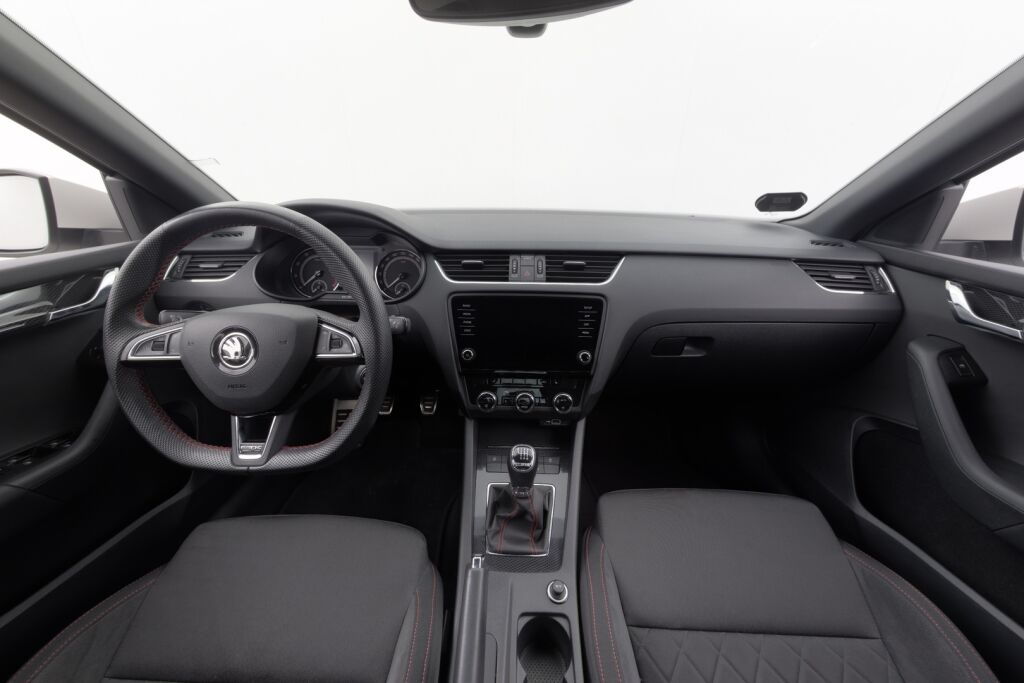 Skoda Octavia 2018 2,0 TSI RS / Suomiauto / ACC / Webasto / BLIS / P.kamera / Apple Carplay / Winter paketti / Lämpölasi / Lämpöratti