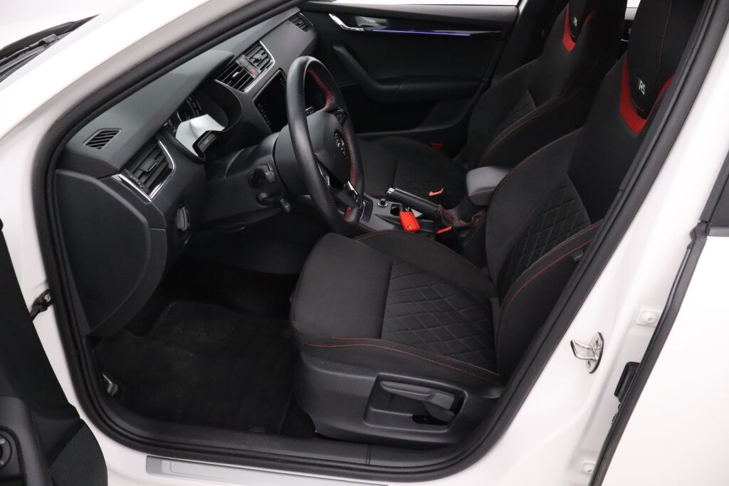 Skoda Octavia 2018 2,0 TSI RS / Suomiauto / ACC / Webasto / BLIS / P.kamera / Apple Carplay / Winter paketti / Lämpölasi / Lämpöratti