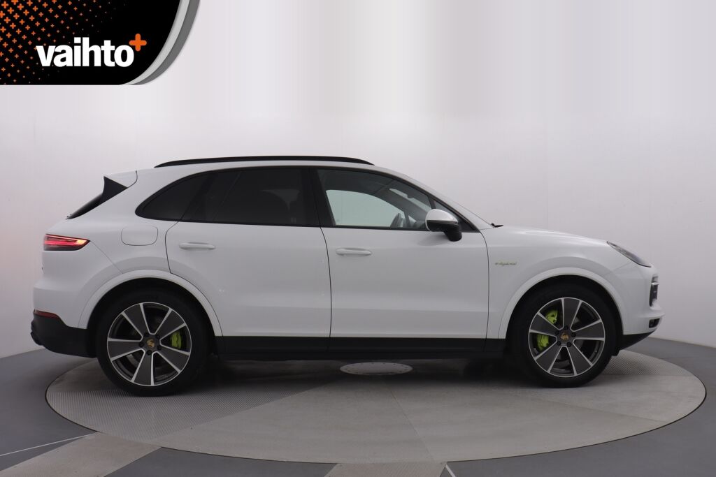 Porsche Cayenne 2018 E-Hybrid /  Sport Chrono Package / ACC / Koukku / Säädettävä ilmajousitus ja PASM / PDLS+ /