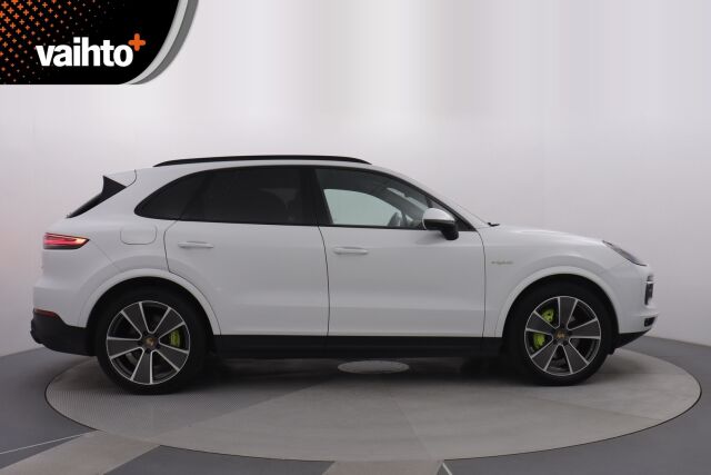 Porsche Cayenne 2018 E-Hybrid /  Sport Chrono Package / ACC / Koukku / Säädettävä ilmajousitus ja PASM / PDLS+ /