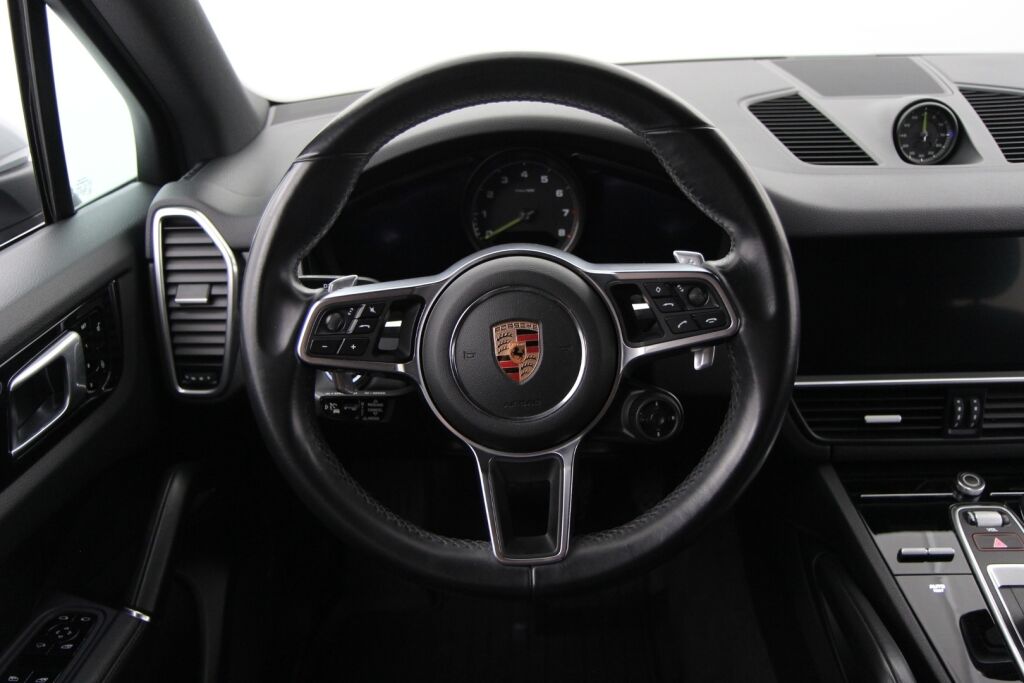 Porsche Cayenne 2018 E-Hybrid /  Sport Chrono Package / ACC / Koukku / Säädettävä ilmajousitus ja PASM / PDLS+ /