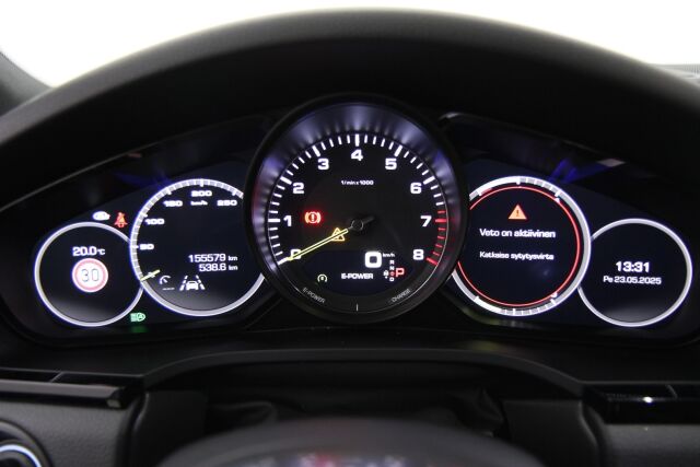 Porsche Cayenne 2018 E-Hybrid /  Sport Chrono Package / ACC / Koukku / Säädettävä ilmajousitus ja PASM / PDLS+ /