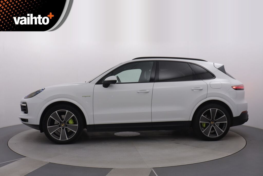 Porsche Cayenne 2018 E-Hybrid /  Sport Chrono Package / ACC / Koukku / Säädettävä ilmajousitus ja PASM / PDLS+ /