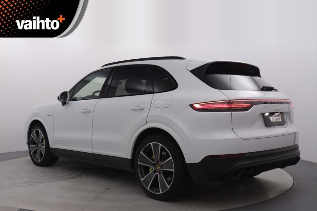 Porsche Cayenne 2018 E-Hybrid /  Sport Chrono Package / ACC / Koukku / Säädettävä ilmajousitus ja PASM / PDLS+ /