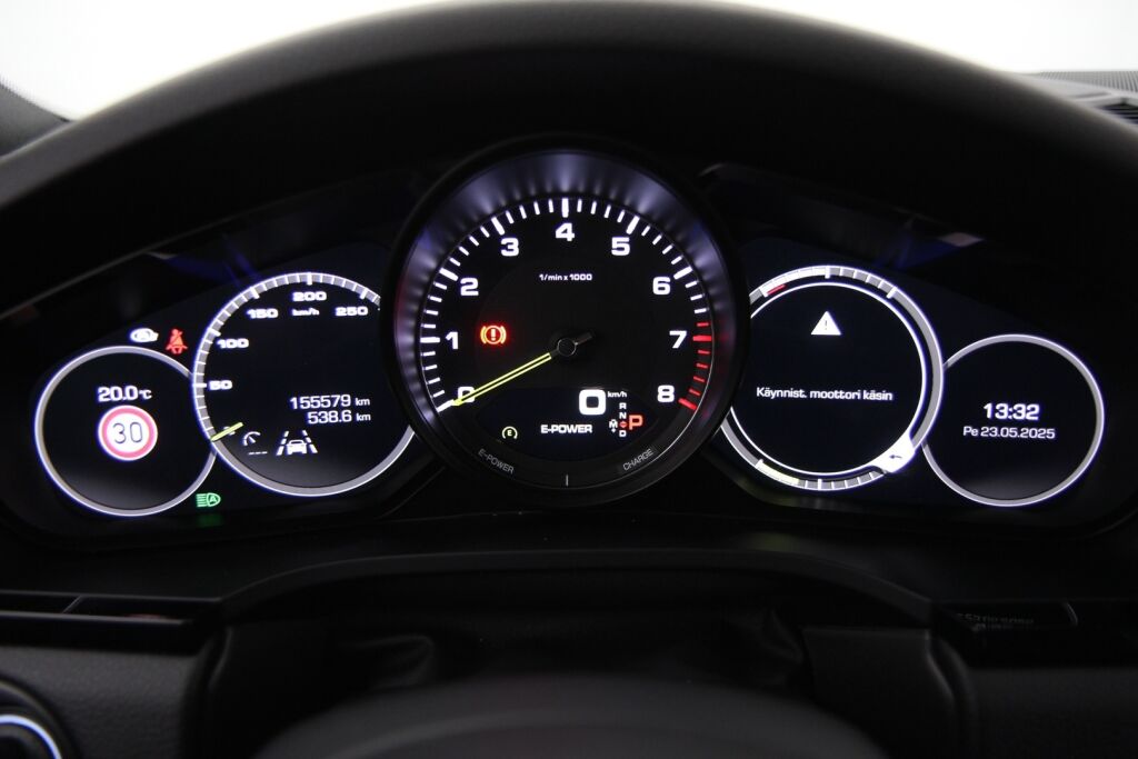 Porsche Cayenne 2018 E-Hybrid /  Sport Chrono Package / ACC / Koukku / Säädettävä ilmajousitus ja PASM / PDLS+ /