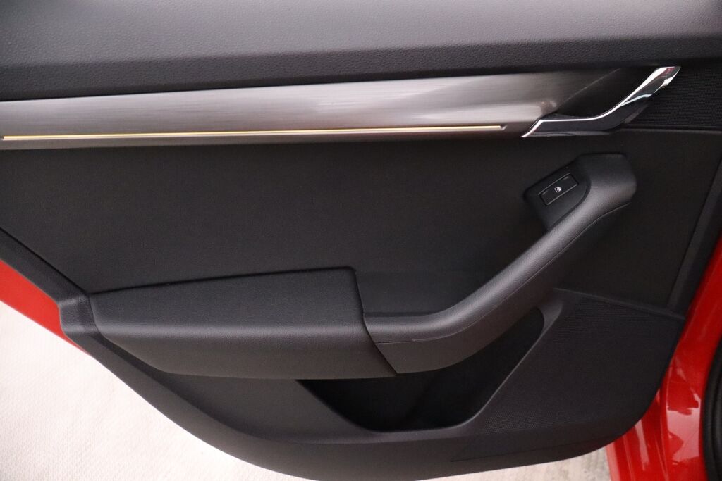 Skoda Octavia 2019 2,0 TDI 184 4x4 Style DSG Autom. / Adapt. vakkari / Webasto / Vetokoukku / - RAHOITUS TÄHÄN AUTOON VAIN 3.99% - 