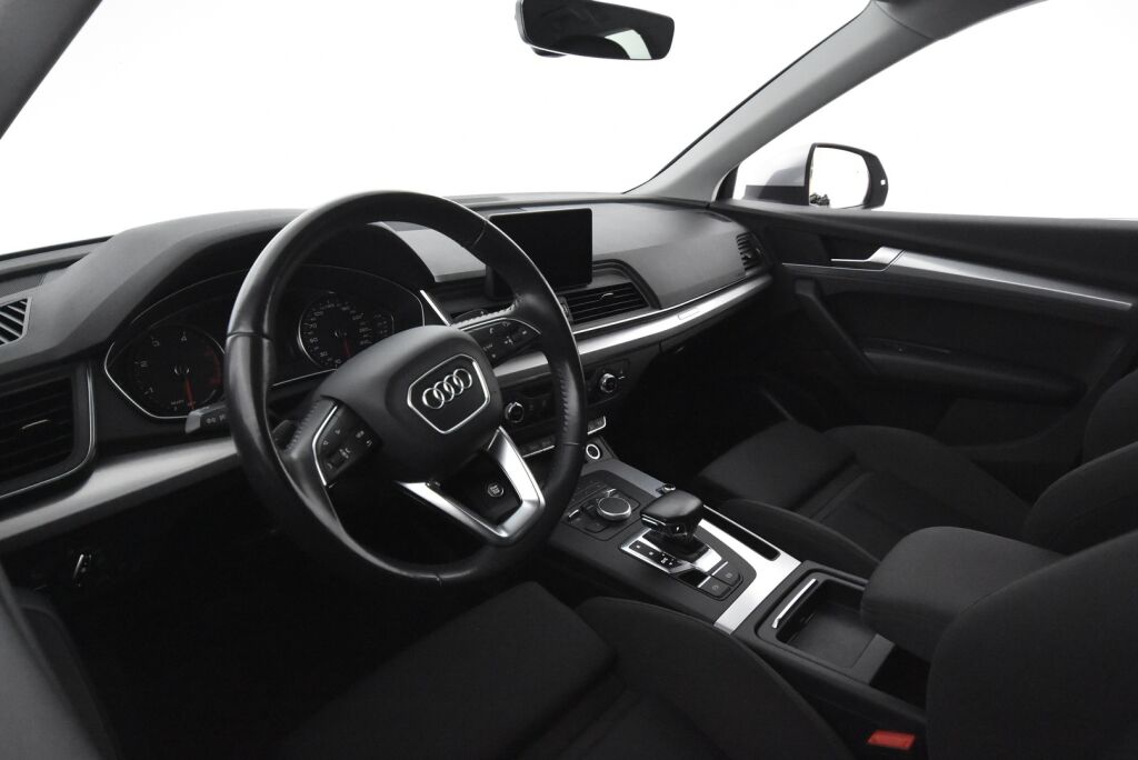 Audi Q5 2017 2,0 TDI 140 kW quattro S tronic / Sport istuimet / Sähköinen vetokoukku / KeylessGo / Hankook Nastat 9mm