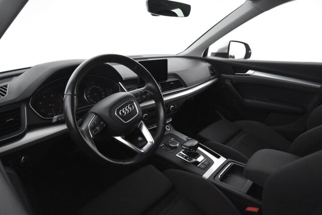 Audi Q5 2017 2,0 TDI 140 kW quattro S tronic / Sport istuimet / Sähköinen vetokoukku / KeylessGo / Hankook Nastat 9mm