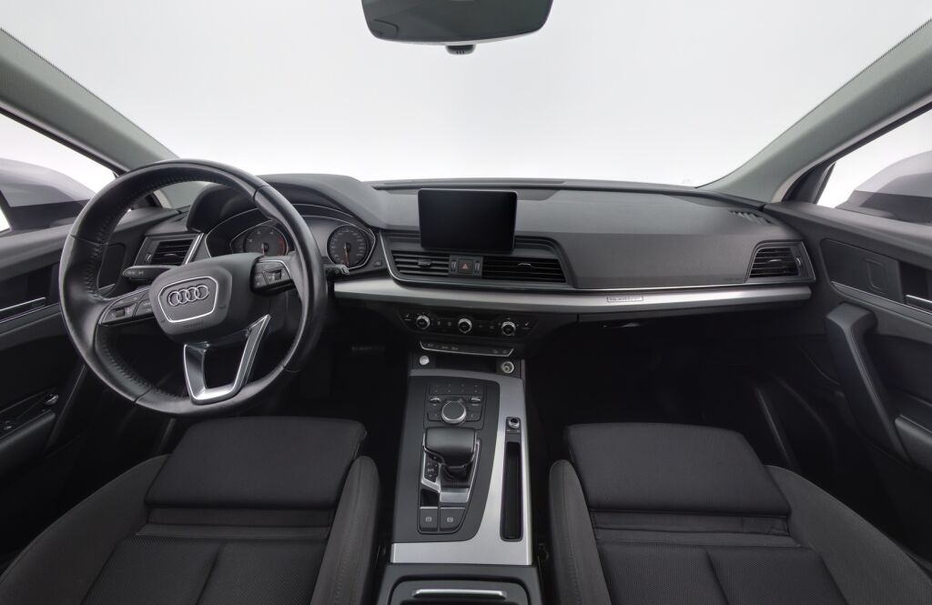 Audi Q5 2017 2,0 TDI 140 kW quattro S tronic / Sport istuimet / Sähköinen vetokoukku / KeylessGo / Hankook Nastat 9mm
