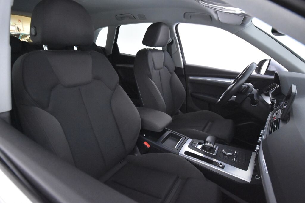 Audi Q5 2017 2,0 TDI 140 kW quattro S tronic / Sport istuimet / Sähköinen vetokoukku / KeylessGo / Hankook Nastat 9mm