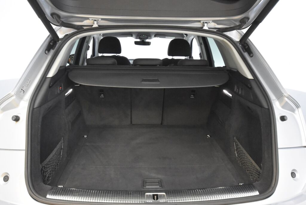 Audi Q5 2017 2,0 TDI 140 kW quattro S tronic / Sport istuimet / Sähköinen vetokoukku / KeylessGo / Hankook Nastat 9mm