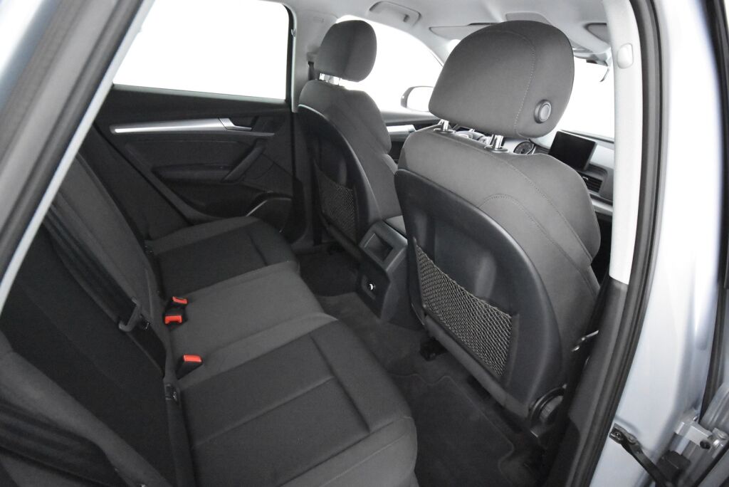 Audi Q5 2017 2,0 TDI 140 kW quattro S tronic / Sport istuimet / Sähköinen vetokoukku / KeylessGo / Hankook Nastat 9mm