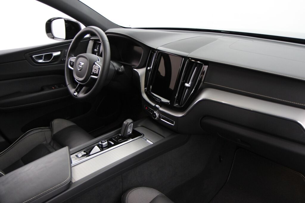 Volvo XC60 2022 T8 AWD Long Range High Performance R-Design Edition aut / Webasto / ACC / Nahat /  Suomi-auto / Yksi omistaja / - RAHOITUS TÄHÄN AUTOON VAIN 3.99% - 