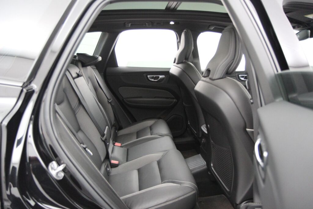 Volvo XC60 2022 T8 AWD Long Range High Performance R-Design Edition aut / Webasto / ACC / Nahat /  Suomi-auto / Yksi omistaja / - RAHOITUS TÄHÄN AUTOON VAIN 3.99% - 