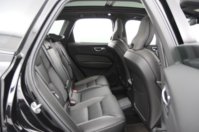 Volvo XC60 2022 T8 AWD Long Range High Performance R-Design Edition aut / Webasto / ACC / Nahat /  Suomi-auto / Yksi omistaja / - RAHOITUS TÄHÄN AUTOON VAIN 3.99% - 