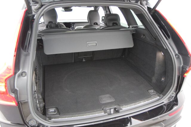 Volvo XC60 2022 T8 AWD Long Range High Performance R-Design Edition aut / Webasto / ACC / Nahat /  Suomi-auto / Yksi omistaja / - RAHOITUS TÄHÄN AUTOON VAIN 3.99% - 