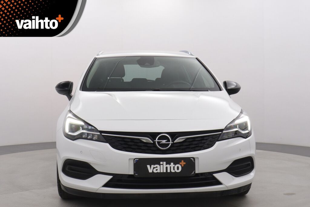 Opel Astra 2022 Sports Tourer Classic Innovation 145 Turbo A / Navi / Kamera / Apple CarPlay / Matrix-Ledit / Ratinlämmitin - RAHOITUS TÄHÄN AUTOON VAIN 3.99% - 