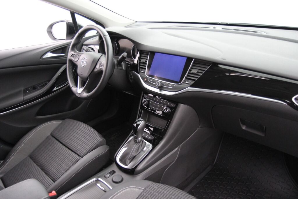 Opel Astra 2022 Sports Tourer Classic Innovation 145 Turbo A / Navi / Kamera / Apple CarPlay / Matrix-Ledit / Ratinlämmitin - RAHOITUS TÄHÄN AUTOON VAIN 3.99% - 