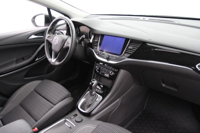 Opel Astra 2022 Sports Tourer Classic Innovation 145 Turbo A / Navi / Kamera / Apple CarPlay / Matrix-Ledit / Ratinlämmitin - RAHOITUS TÄHÄN AUTOON VAIN 3.99% - 