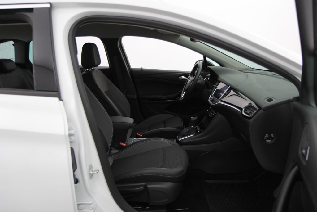 Opel Astra 2022 Sports Tourer Classic Innovation 145 Turbo A / Navi / Kamera / Apple CarPlay / Matrix-Ledit / Ratinlämmitin