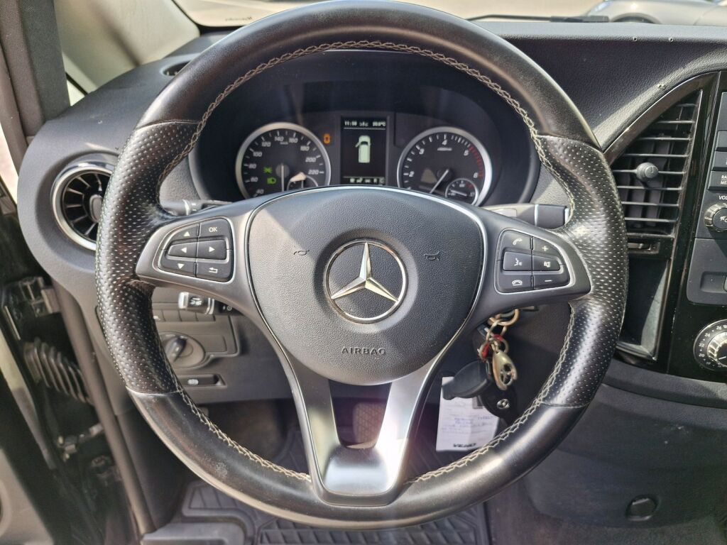 Mercedes-Benz Vito 2022 116CDI 4x4 KB pitkä A3 A Tourer / ILS / Webasto / Kamera / ALV / Nahkasisusta / Acc / Suomi-auto / 9-Paikkaa