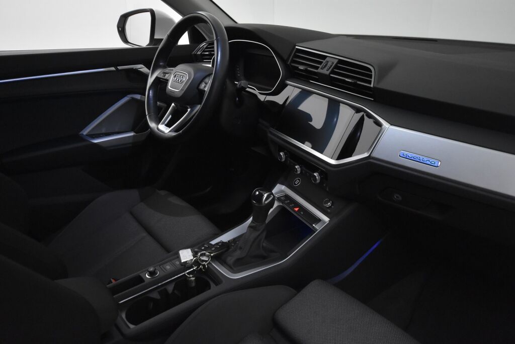 Audi Q3 2022 Business 35 TDI 110kW quattro S tronic / Vetokoukku / Adapt. vakkari / Merkkiliikkeen huoltohistoria / Uusi tuulilasi