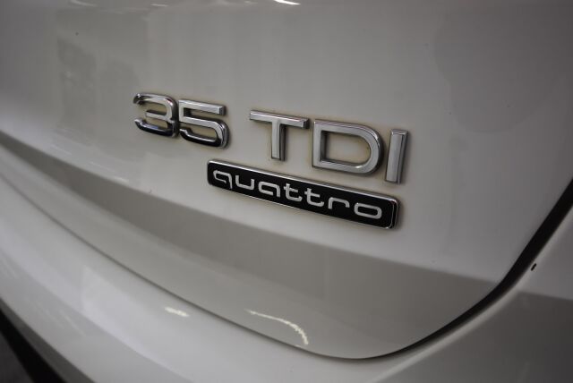 Audi Q3 2022 Business 35 TDI 110kW quattro S tronic / Vetokoukku / Adapt. vakkari / Merkkiliikkeen huoltohistoria / Uusi tuulilasi