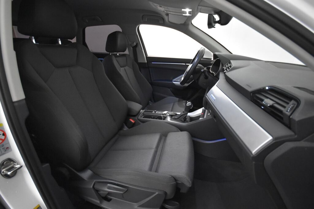 Audi Q3 2022 Business 35 TDI 110kW quattro S tronic / Vetokoukku / Adapt. vakkari / Merkkiliikkeen huoltohistoria / Uusi tuulilasi
