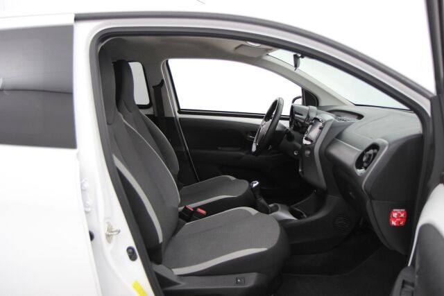 Toyota AYGO 2022 1.0 VVT-i x-play Online Edition 5ov / Kamera / Huoltokirja /