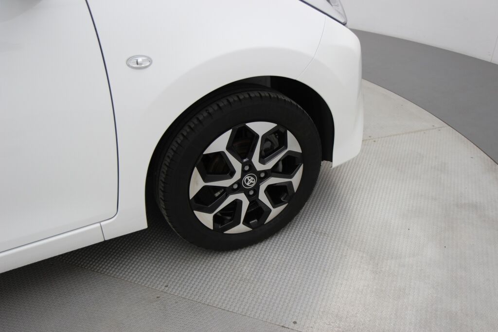 Toyota AYGO 2022 1.0 VVT-i x-play Online Edition 5ov / Kamera / Huoltokirja /