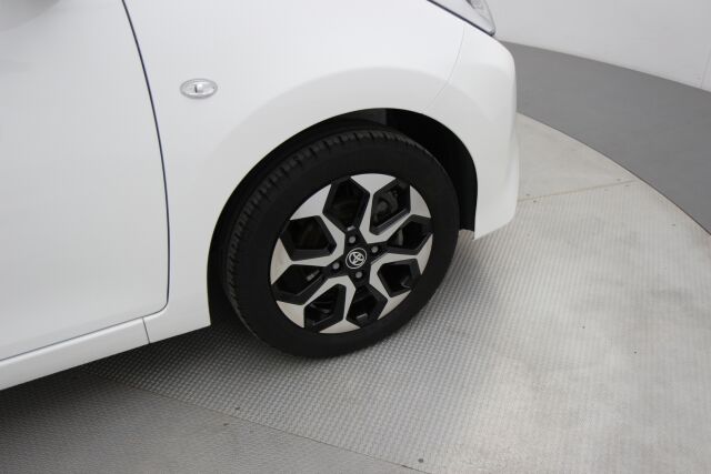 Toyota AYGO 2022 1.0 VVT-i x-play Online Edition 5ov / Kamera / Huoltokirja /
